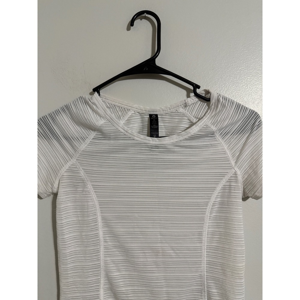 90 Degree by Reflex Womens White Striped Mesh Short Sleeve Activewear Top XS - Picture 2 of 6